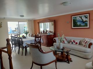 Foto 8 de En Venta Casa Jardines de Carcelén, frente a Yambal
