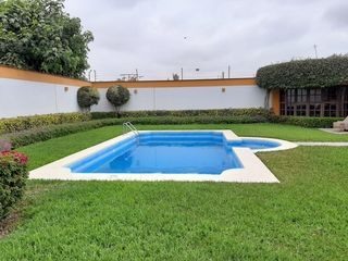 Foto 5 de VENDO Preciosa Casa de Campo entre Lurín y Pachacamac 1000mts.  c/ Piscina y Jardines.
