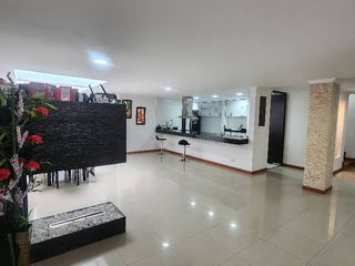Foto 3 de ARRIENDO APTO DUPLEX 121 MTS+60 TERRAZA  BOGOTA/SANTA BARBARA  LINDISIMO CHIMENEA TERRAZA, 4 HABITACIONES+CUARTO DE SERVICIO+5 BAÑOS, TERRAZA DE 60 MT