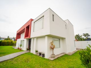 Foto 5 de Casa Lujosa independiente de 4 Habitaciones Sector Playa Chica