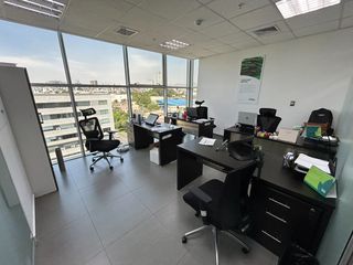 Foto 6 de ALQUILO MODERNA OFICINA CON 4 ESTACIONAMIENTOS, MIRAFLORES