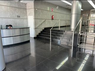 Foto 11 de ALQUILO MODERNA OFICINA CON 4 ESTACIONAMIENTOS, MIRAFLORES