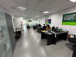 Foto 16 de ALQUILO MODERNA OFICINA CON 4 ESTACIONAMIENTOS, MIRAFLORES