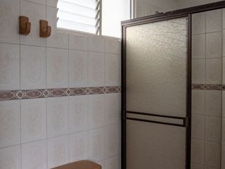 Foto 38 de Se vende propiedad dos en uno, apartamento más aparta estudio cerca a Unicentro.
