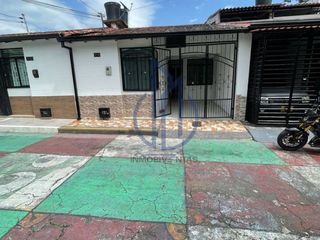 Foto 1 de CASA EN URBANIZACIÓN LA FLORENCIA