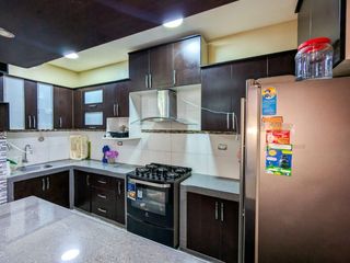 Foto 7 de CASA AMPLIA EN ESQUINA CERCA A AV. HUMBOLDT-EN VENTA- TACNA