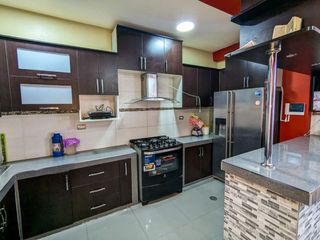 Foto 8 de CASA AMPLIA EN ESQUINA CERCA A AV. HUMBOLDT-EN VENTA- TACNA