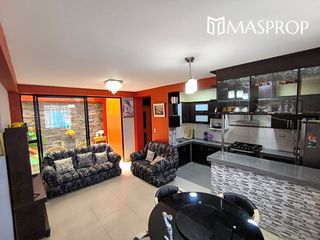 Foto 5 de CASA AMPLIA EN ESQUINA CERCA A AV. HUMBOLDT-EN VENTA- TACNA