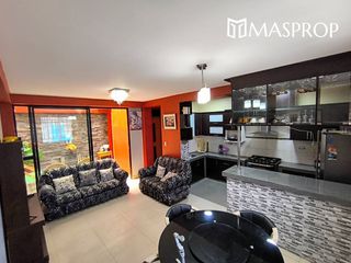 Foto 3 de CASA AMPLIA EN ESQUINA CERCA A AV. HUMBOLDT-EN VENTA- TACNA