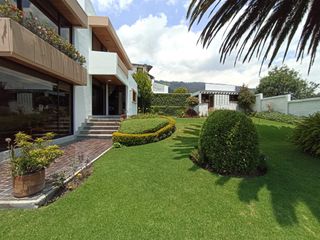 Foto 2 de Casa en Venta 464 m² Miravalle Dos, Terreno de 780 m² 3 Parqueaderos