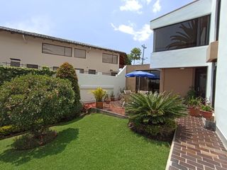 Foto 3 de Casa en Venta 464 m² Miravalle Dos, Terreno de 780 m² 3 Parqueaderos