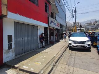 Foto 2 de casa comercial en comas Belaunde