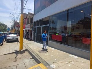 Foto 3 de casa comercial en comas Belaunde