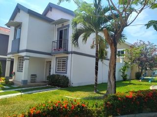 Foto 3 de Casa en Venta  Urb Marina D'or Park, La Aurora, Las Lojas, Vìa Samborondon, Daule