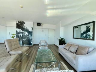 Foto 4 de Hermoso Dpto. Con Finos Acabados Y Linda Vista Al Mar Desde El Balcón. Edificio Moderno