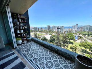 Foto 8 de Hermoso Dpto. Con Finos Acabados Y Linda Vista Al Mar Desde El Balcón. Edificio Moderno
