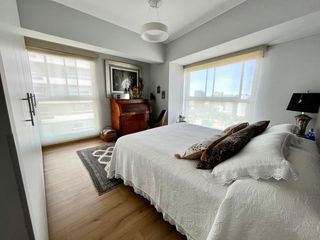 Foto 11 de Hermoso Dpto. Con Finos Acabados Y Linda Vista Al Mar Desde El Balcón. Edificio Moderno