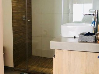 Foto 18 de VENDO LINDA CASA REMODELADA EN LA AURORA AMPLIA Y CON GRAN TERRAZA Y JARDÍN