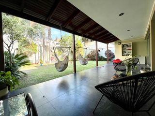 Foto 7 de VENDO LINDA CASA REMODELADA EN LA AURORA AMPLIA Y CON GRAN TERRAZA Y JARDÍN
