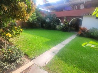 Foto 1 de San Borja - Vendo Bonita Casa 2 Pisos