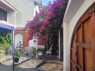 Foto 13 de San Borja - Vendo Bonita Casa 2 Pisos