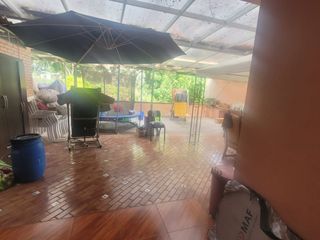 Foto 18 de San Borja - Vendo Bonita Casa 2 Pisos
