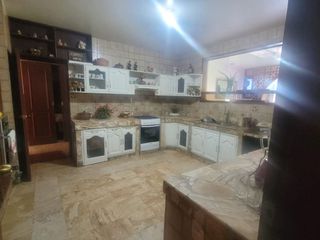 Foto 40 de San Borja - Vendo Bonita Casa 2 Pisos