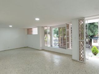 Foto 4 de Casa para uso comercial. barrio el Ingenio. Sur de Cali.