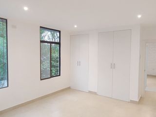 Foto 2 de C319 - Venta Casa en Los Ceibos - remodelada - Guayaquil