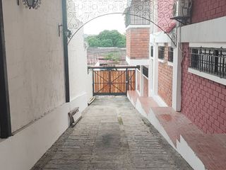 Foto 16 de C319 - Venta Casa en Los Ceibos - remodelada - Guayaquil