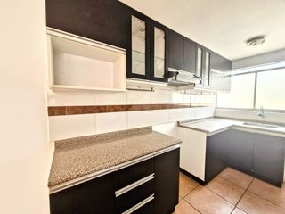 Foto 2 de SE VENDE AMPLIO DUPLEX AMOBLADO EN CONDOMINIO EN COMAS