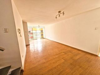 Foto 3 de SE VENDE AMPLIO DUPLEX AMOBLADO EN CONDOMINIO EN COMAS
