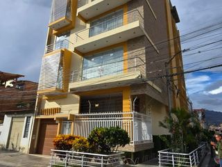 Foto 1 de Hermoso departameto de 160mt2 frente a 3er parque de los portales - Huanuco