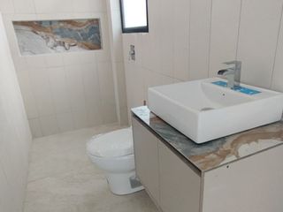 Foto 14 de C290 - Venta Casa en Lago de Capeira Moderna por Estrenar - Guayaquil