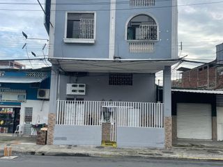 Foto 1 de E14 - Venta Edificio Rentero Centro Guayaquil con 6 suites y 3 departamentos Rentando 2.250 mensuales -