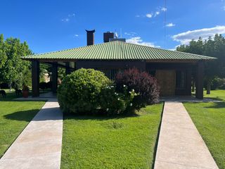 Foto 1 de SE VENDE AMPLIA CASA - PERFECTA PARA QUIENES BUSCAN EXCLUSIVIDAD