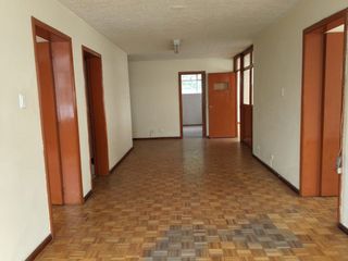 Foto 1 de RENTA/ALQUILER OFICINA - VERSALLES Y AV PEREZ GUERRERO