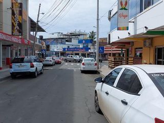 Foto 4 de En venta casa medianera en el centro de Manta, sector residencial comercial de alta demanda, Manta Ecuador