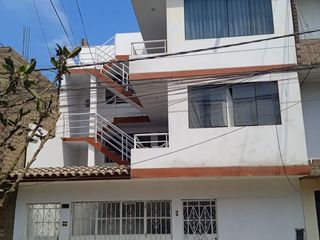 Foto 1 de CASA EN VENTA A MEDIA CUADRA DEL MERCADO EL ALAMO, CERCA DE LA AV. PACASMAYO Y COLECTORA CALLAO