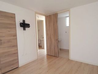 Foto 2 de Linda Casa Pequeña en dos pisos