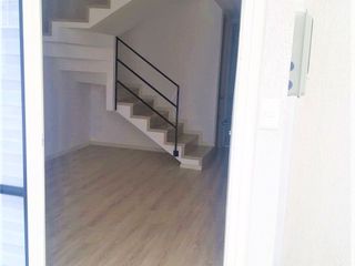 Foto 8 de Linda Casa Pequeña en dos pisos