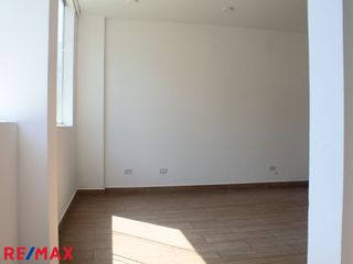 Foto 2 de Venta De Departamento En Chorrillos! Frente A Parque Infantil