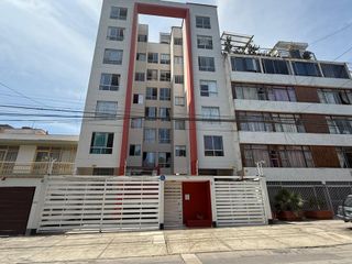 Foto 1 de NUEVO INGRESO !! VENDO DEPA FRENTE A PARQUE EN SANTA CATALINA - LA VICTORIA LIM S.ISIDRO