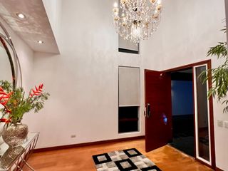 Foto 7 de Bellisima casa a la venta, acabados A1 Sol de La Molina