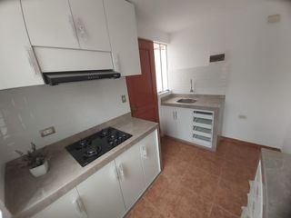 Foto 2 de VENTA DE CASA DE DOS PISOS EN ESTRENO A PRECIO DE DEPARTAMENTO EN GALILEA, CASTILLA