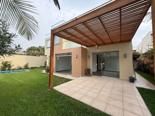 Foto 2 de CASA EN VENTA CON PISCINA EN LA MOLINA
