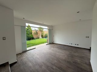 Foto 12 de CASA EN VENTA CON PISCINA EN LA MOLINA