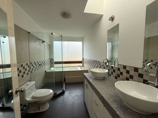 Foto 31 de CASA EN VENTA CON PISCINA EN LA MOLINA