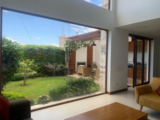 Foto 1 de Renta Casa sector Tumbaco sin amoblar