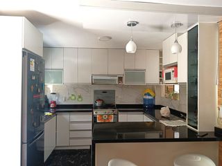Foto 7 de Se vende casa de 2 pisos, Frente a Parque en la Residencial La Alameda-Paiján (TSuarez)